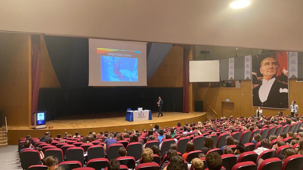 Sosyal medya kullanım yaşının hızla düştüğü son dönemde, dijital dünyanın riskleri...